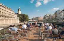 Seine River cruise with gourmet French crêpe
