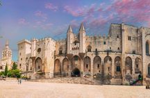 Self guided tour with interactive city game of Avignon