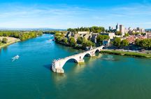 Self guided tour with interactive city game of Avignon