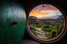Auckland Waitomo Caves and Hobbiton movie set private tour