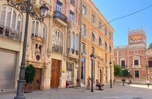 Self-guided discovery walk in Valencia and the Old Quarter