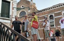 Evening street food and wine tour in Venice
