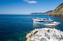 Riomaggiore, Monterosso and Vernazza guided boat tour
