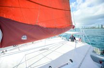 Catamaran tour along the Waikiki coast
