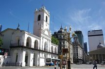 Walking private tour of Plaza de Mayo and San Telmo