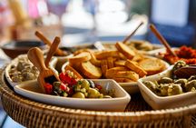 Traditional food tour in Marseille