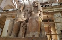 Giza Pyramids, Sphinx, and Egyptian Museum tour with lunch from Cairo