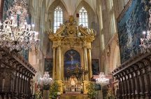 Krakow Old Town sightseeing by golf cart and Wawel Castle guided tour