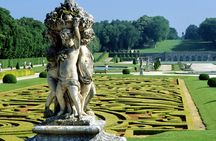 Fontainebleau and Vaux-Le-Vicomte Castle small-group day trip from Paris