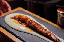 Private tapas and wine experience tour in Barcelona