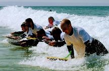 Surf experience with wine tasting guided tour in Lisbon