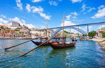 Porto sightseeing by tuk-tuk and six bridges cruise on the Douro River