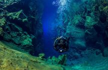 Deep into the blue diving day-tour in Silfra