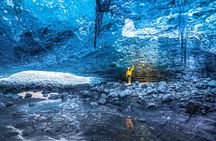 Crystal ice cave tour in Vatnajökull national park