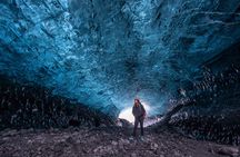 Crystal ice cave tour in Vatnajökull national park