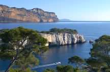 Guided tour of Cassis, boat ride & wine tasting from Aix-en-Provence