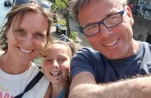 Self guided tour with interactive city game of Bordeaux