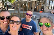 Self guided tour with interactive city game of Hamburg