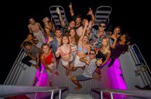 Waikiki party cruise with live DJ