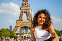 Professional Photoshoot near the Eiffel Tower