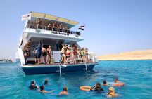 Half-day afternoon boat trip with lunch and drinks in Hurghada
