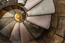Guided tour of Sagrada Familia with entrance to the towers