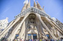 Park Güell and Sagrada Familia tickets with tower access and transfer