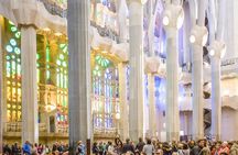 Park Güell and Sagrada Familia tickets with tower access and transfer