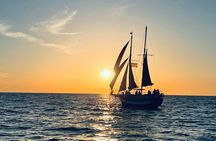 Sunset sailing experience with a gaff-rigged schooner in Tampa Bay