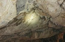 Hiking guided tour to the Limniotis cave