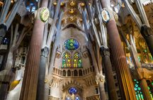 Sagrada Familia fast track ticket guided tour with tower access