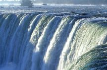 Niagara Falls tour with local winery visit from Toronto