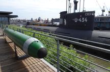 U-Boot Museum & war history private tour in Hamburg