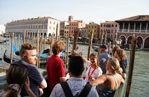 Cicchetti and wine guided tour in Venice
