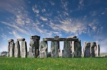 Windsor Castle and Stonehenge with private group car tour from London