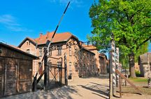 Auschwitz-Birkenau guided tour plus lunch and pickup from Krakow