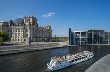 1-hour historical sightseeing cruise in Berlin