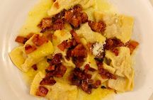 Traditional food tour in Bergamo