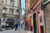 1 or 2-hour historical pedicab tour of Lyon