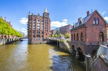Guided tour to Hamburg's photogenic places with a local