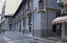 Guided tour of the Cathedral, the Royal Chapel and the historic center of Granada