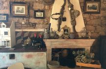 Sardinian pasta workshop and wine experience in an ancient village