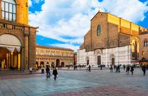 Private food and cultural walking tour of Bologna