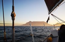 90-minute Sunset Sailing Tour in Cape Town