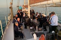 90-minute Sunset Sailing Tour in Cape Town