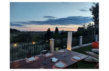 E-Vespa tour at sunset with dinner in Chianti countryside