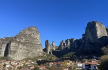 Full-Day Trip to Meteora from Athens with Lunch and Guided Tour