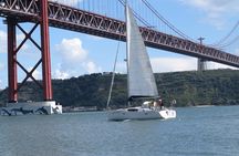 Morning sailing tour in Lisbon