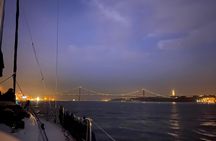 Night sailing tour in Lisbon