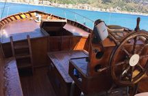 Taormina and Giardini Naxos boat excursion with an aperitif